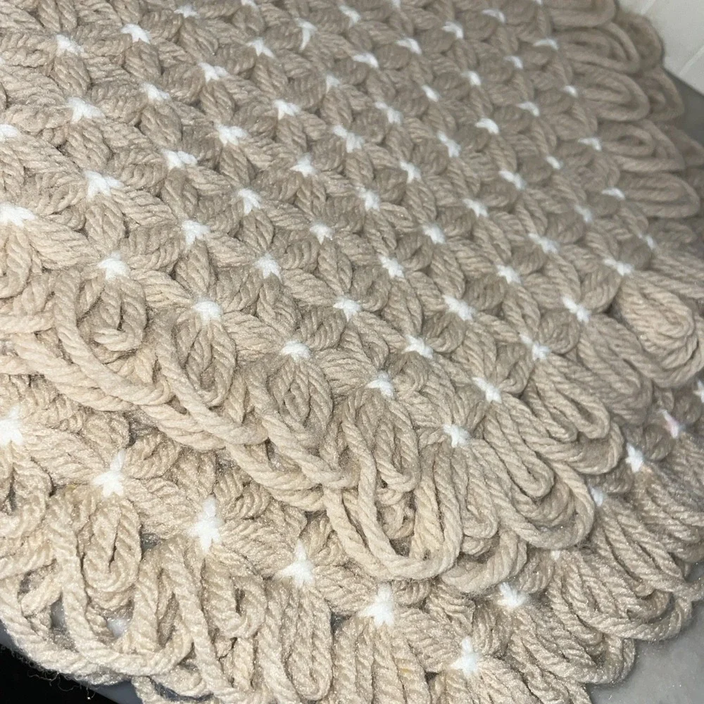 Vintage Lap Loom Beige and White Handmade Placemats | Jasmine Stitch Hexagon 13